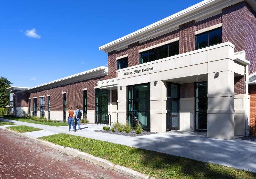 SIUE Advanced Care Clinic_Website Body_1000x700_1 Front entrance of a brick building