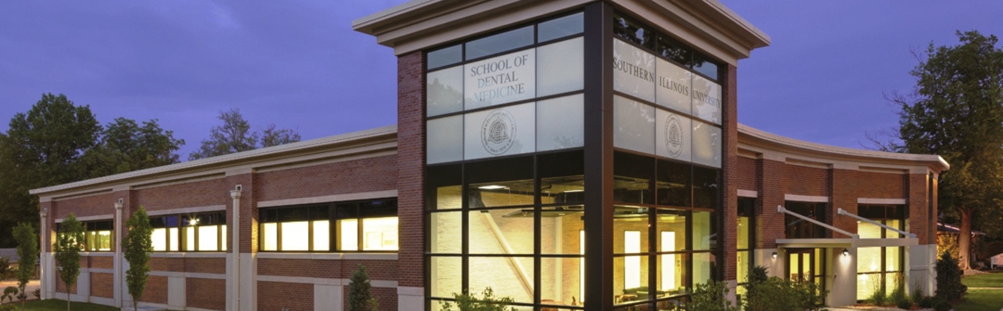 SIUE School of Dental_Website Hero_2000x621 2 New dental clinic and laboratory at dusk