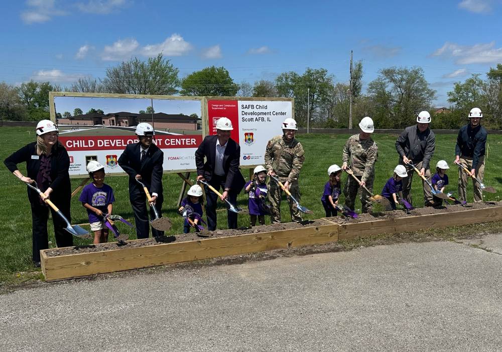 SAFB CDC_Website Body_1000x700 people digging in dirt with shovels