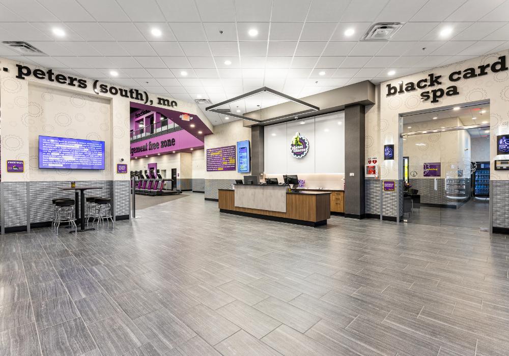 front desk of a planet fitness