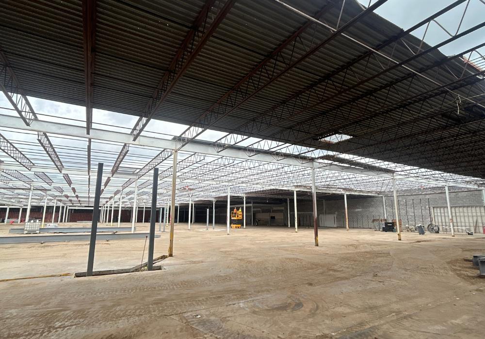 Dick’s HOS_Website Body_1000x700 (3) active construction of a new roof on a large retail store