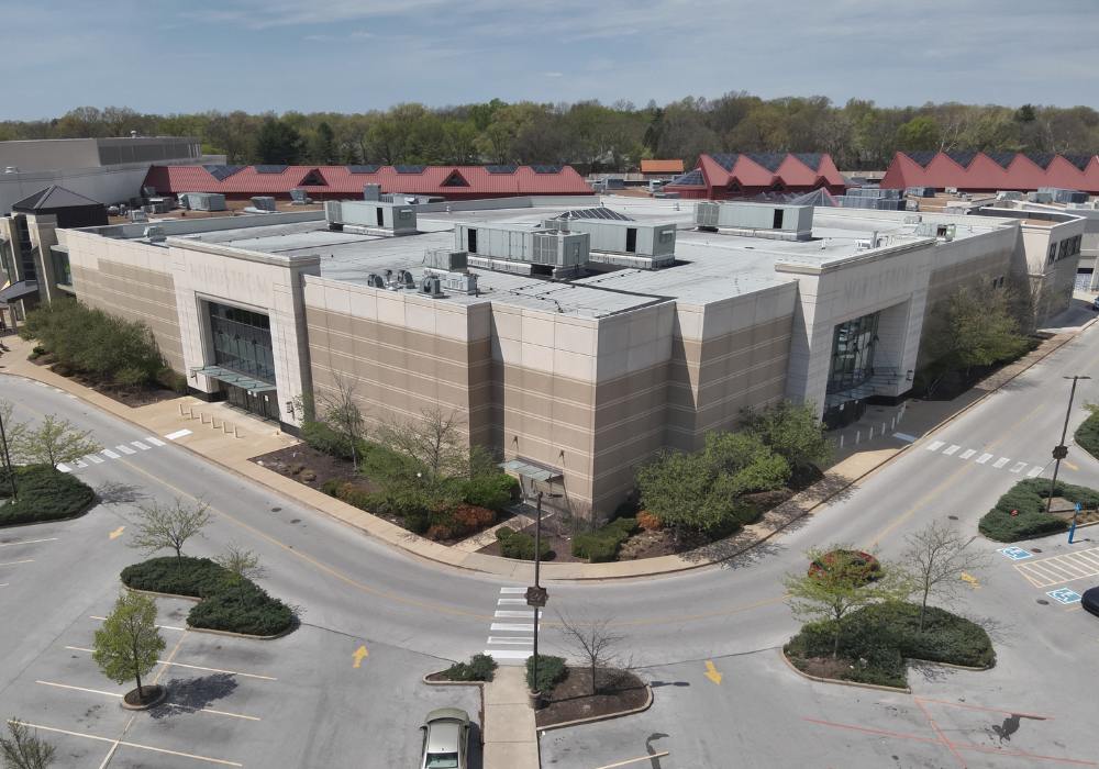 Dick’s HOS_Website Body_1000x700 Aerial of a two story retail store