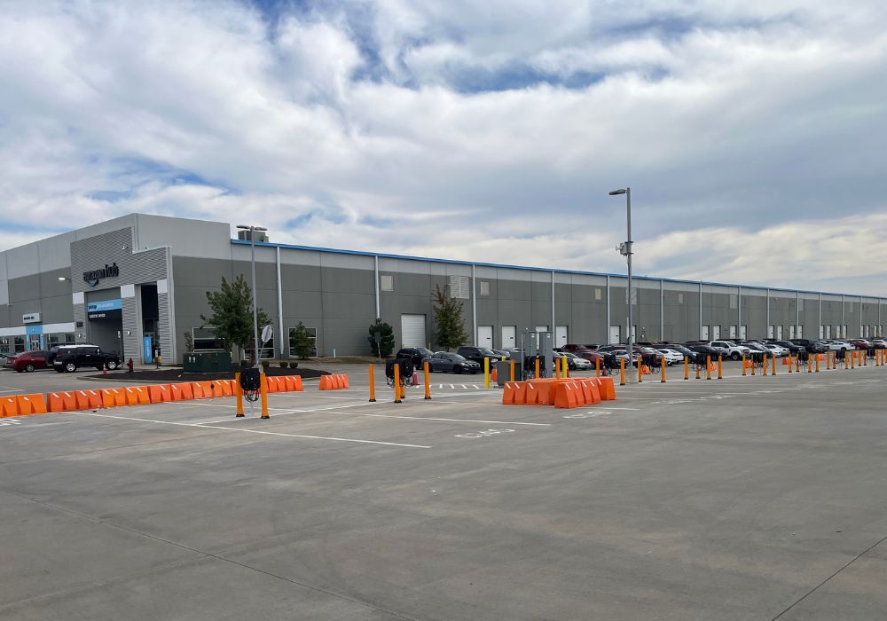 Amazon_Website Body Image_1000x700 (2) EV charging stations at a distribution center