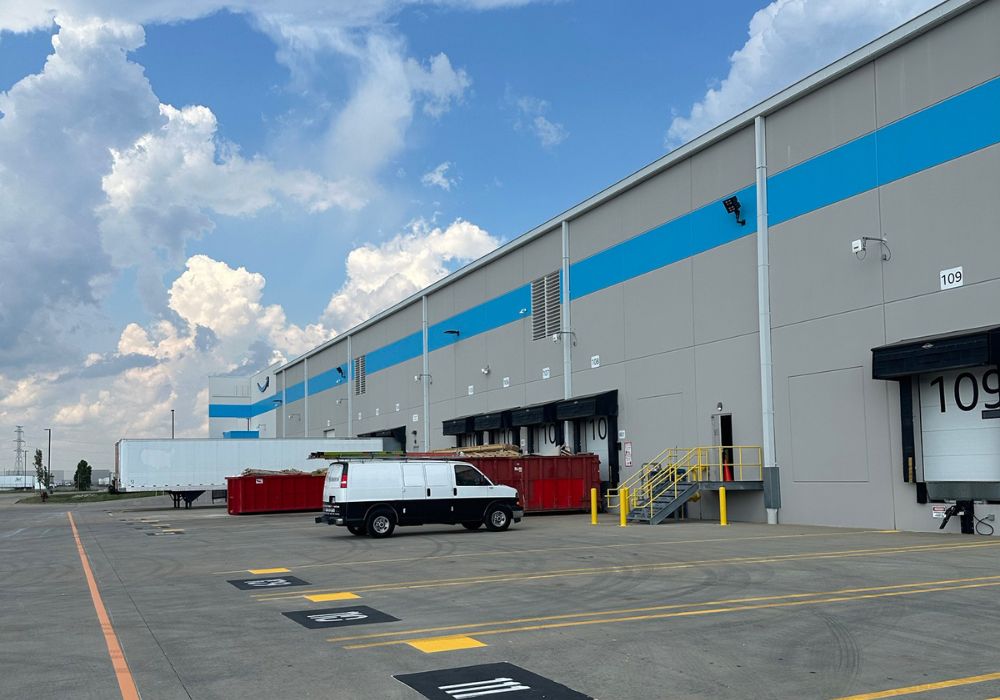 Amazon_Website Body Image_1000x700 (3) distribution center loading docks
