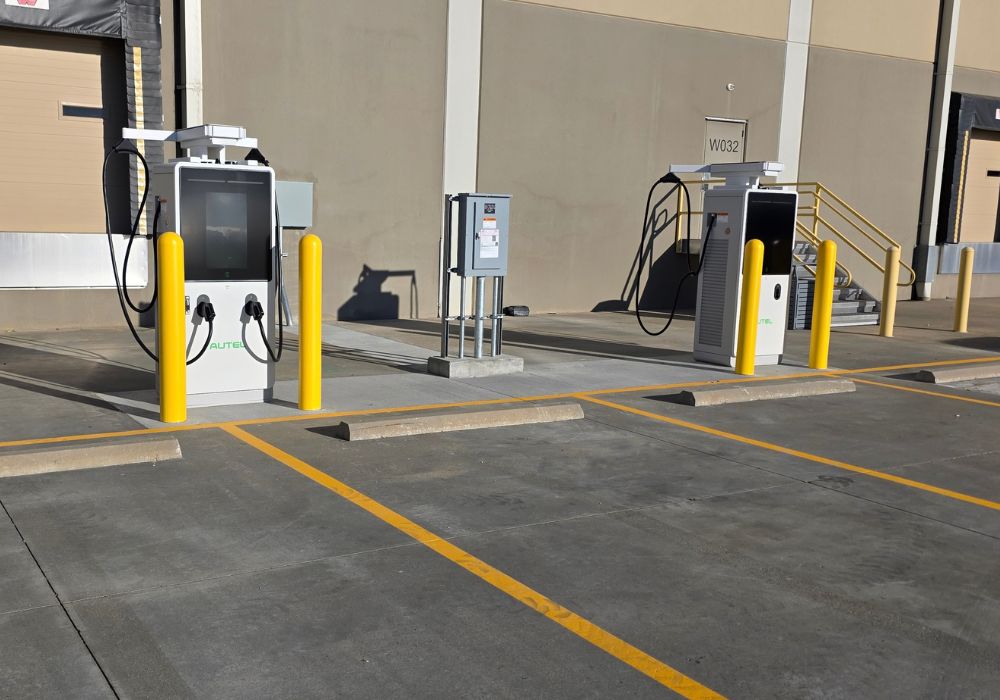 Amazon_Website Body Image_1000x700 EV charging stations in a parking lot